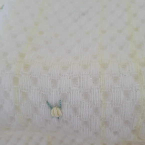 Saks Fifth Ave fringed knit infant blanket - Picture 4 of 9